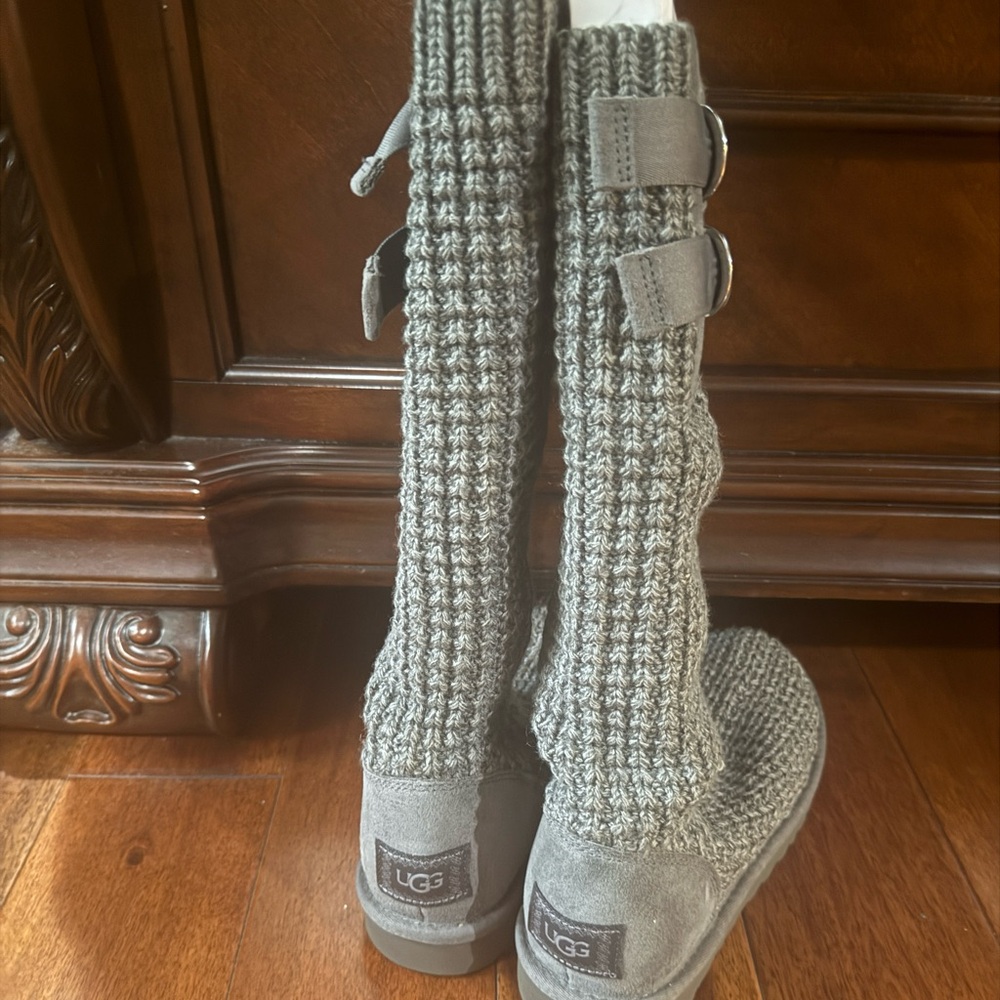 Never worn, UGG knit boots. - Picture 2 of 3